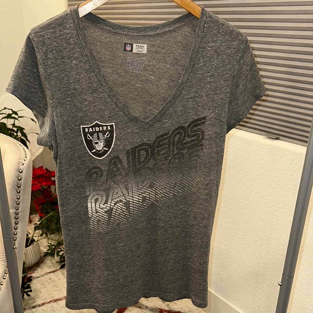 Raiders Gray V-Neck T-Shirt